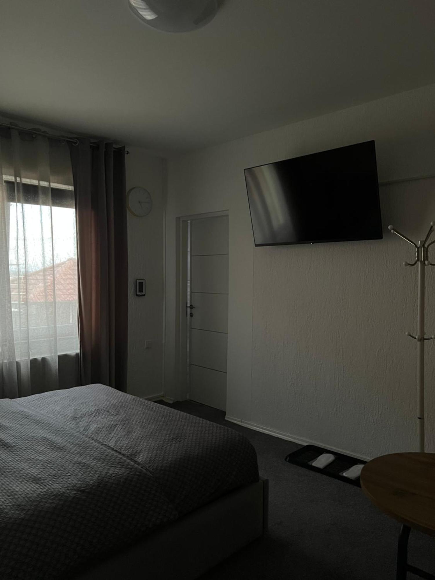 Luxrooms - Hotel Type With Private Jacuzzi ビェロヴァル エクステリア 写真