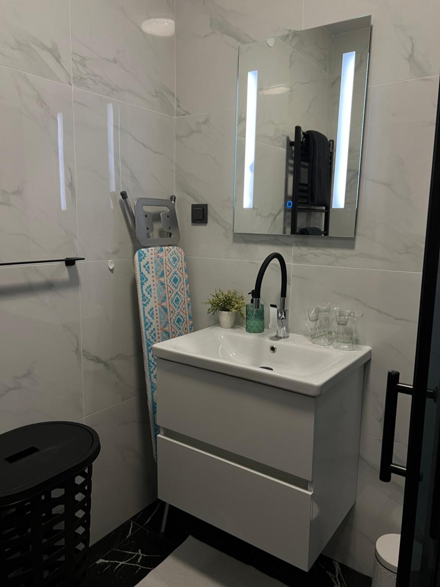 Luxrooms - Hotel Type With Private Jacuzzi ビェロヴァル エクステリア 写真